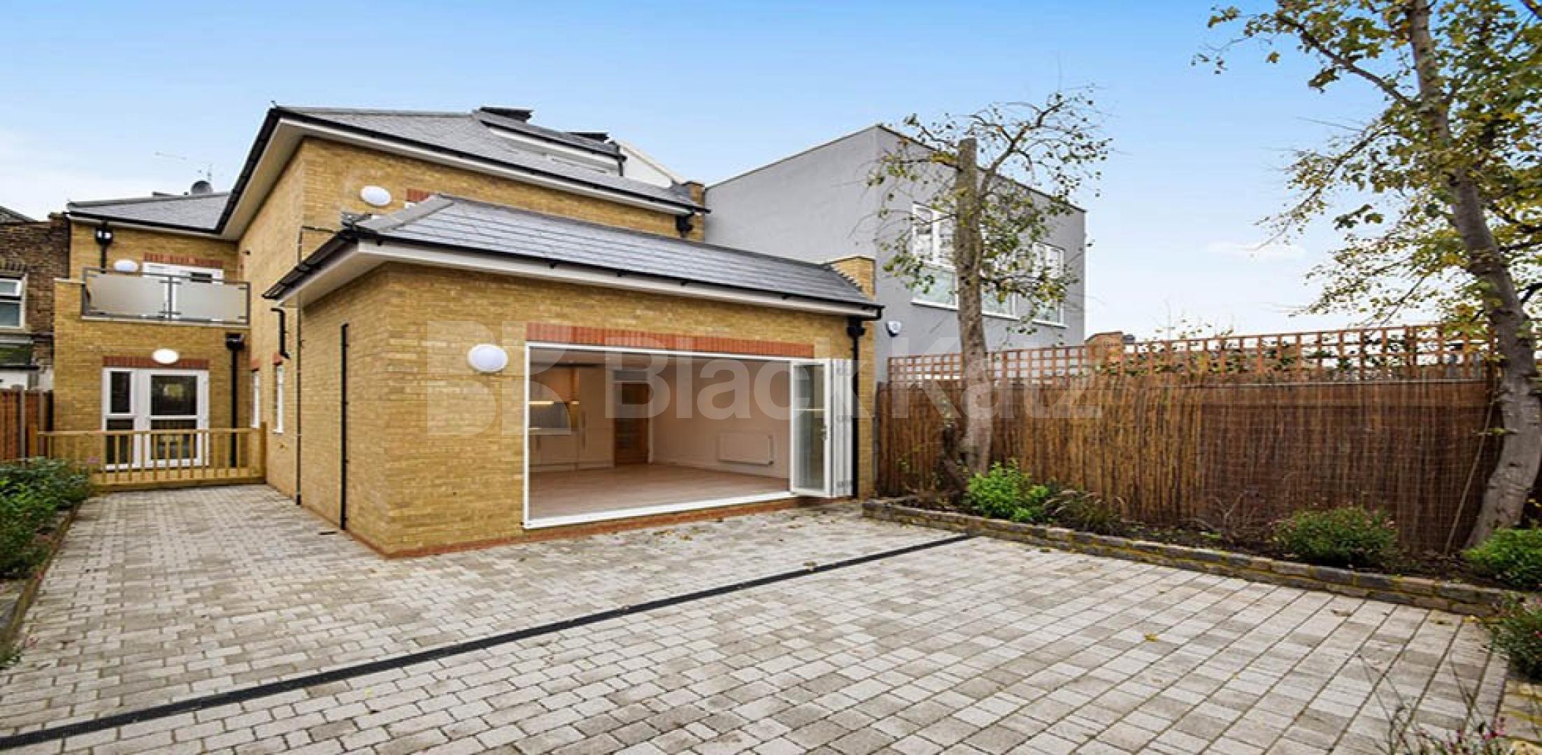 			3 Bedroom, 1 bath, 1 reception Apartment			 Avenue road, Seven Sisters